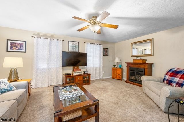 136 Jefferson Trl, Hopatcong Boro, NJ 07843