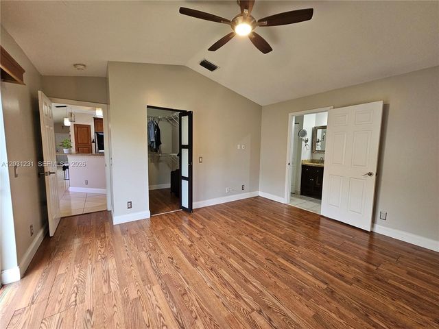 4232 Mahogany Ridge Dr, Weston, FL 33331