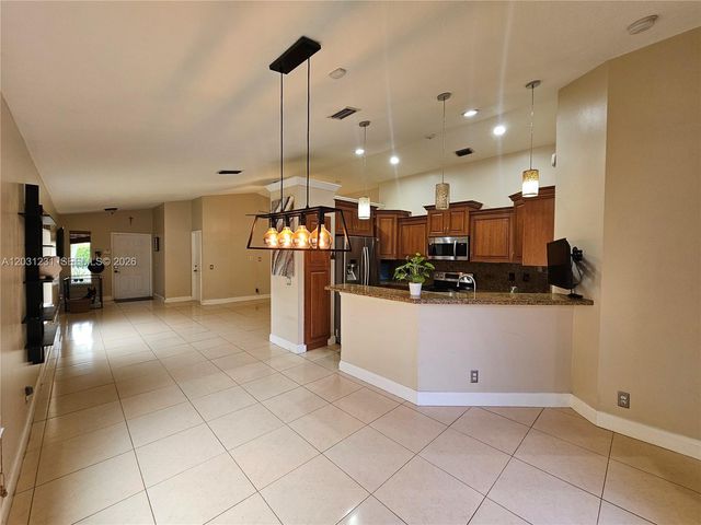 4232 Mahogany Ridge Dr, Weston, FL 33331