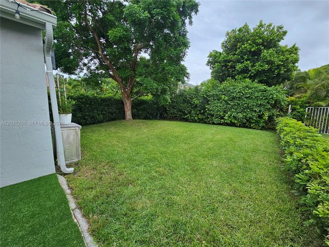 4232 Mahogany Ridge Dr, Weston, FL 33331