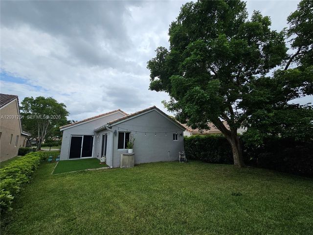 4232 Mahogany Ridge Dr, Weston, FL 33331