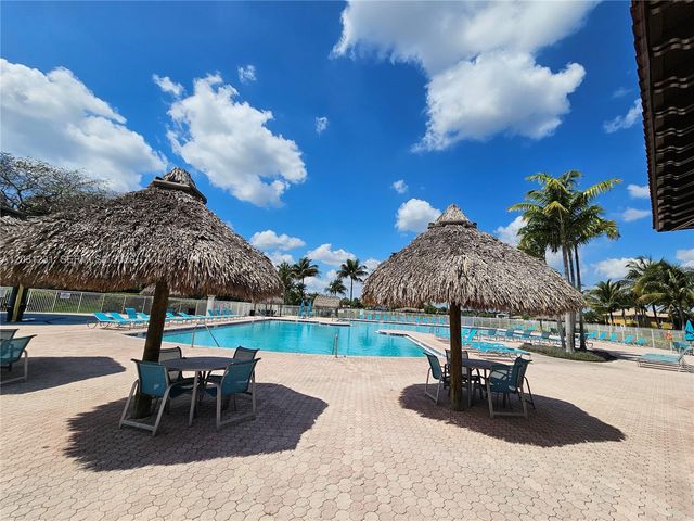 4232 Mahogany Ridge Dr, Weston, FL 33331