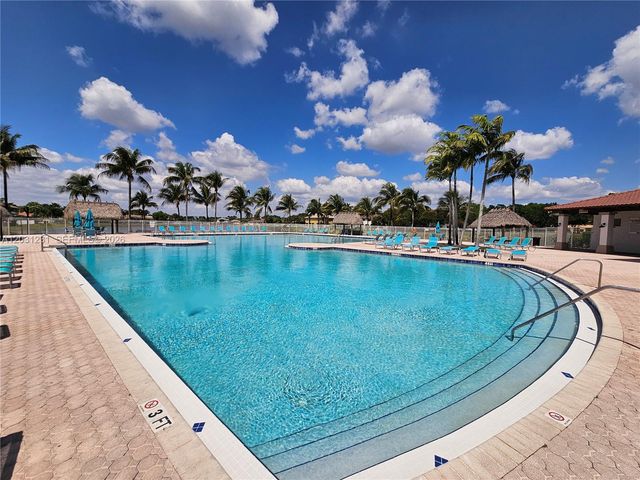 4232 Mahogany Ridge Dr, Weston, FL 33331