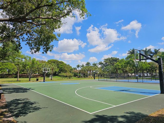 4232 Mahogany Ridge Dr, Weston, FL 33331