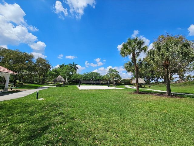 4232 Mahogany Ridge Dr, Weston, FL 33331