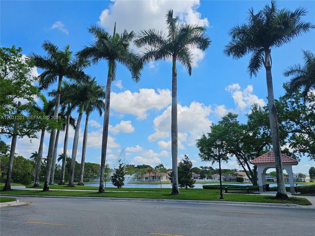 4232 Mahogany Ridge Dr, Weston, FL 33331