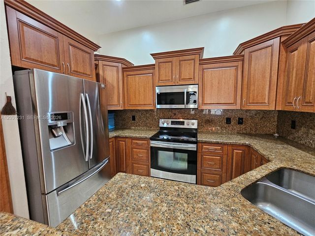 4232 Mahogany Ridge Dr, Weston, FL 33331
