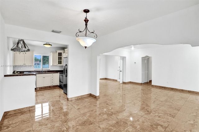 5801 SW 20th St, Miami, FL 33155