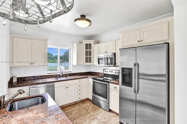 5801 SW 20th St, Miami, FL 33155