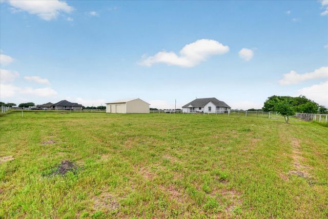 7145 Donald Road, Krum, TX 76249