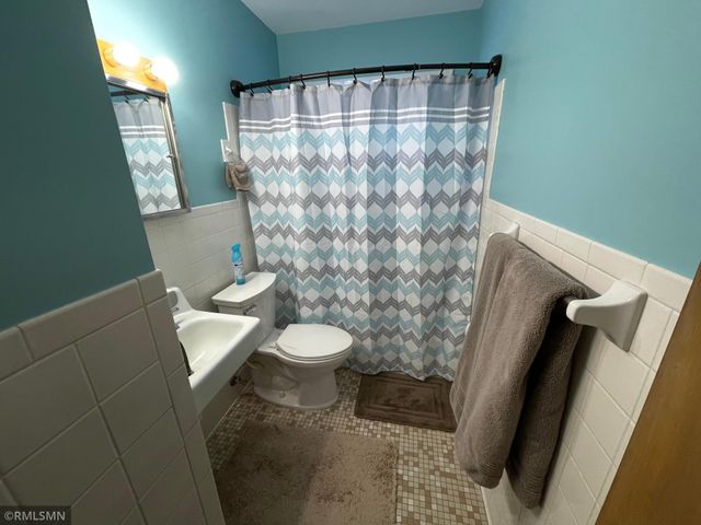 2327 Mayfair Avenue, White Bear Lake, MN 55110