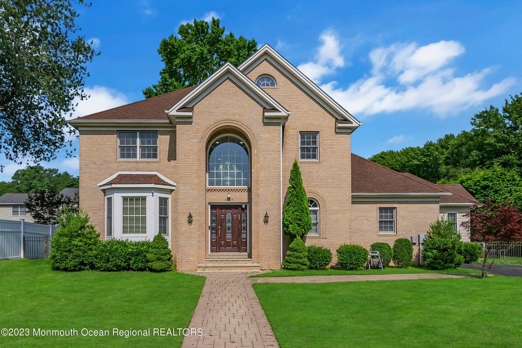 1607 Holbrook Street, Oakhurst, NJ 07755