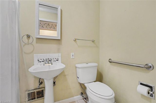 168 Bent Street, Advance, NC 27006