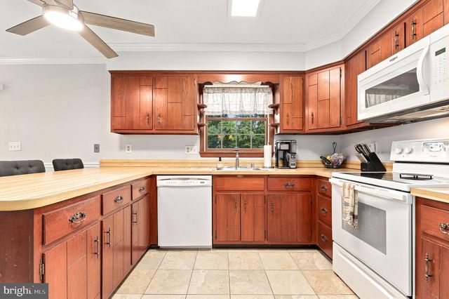 5810 CORPORAL JONES, Mount Airy, MD 21771