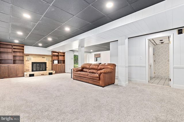 5810 CORPORAL JONES, Mount Airy, MD 21771