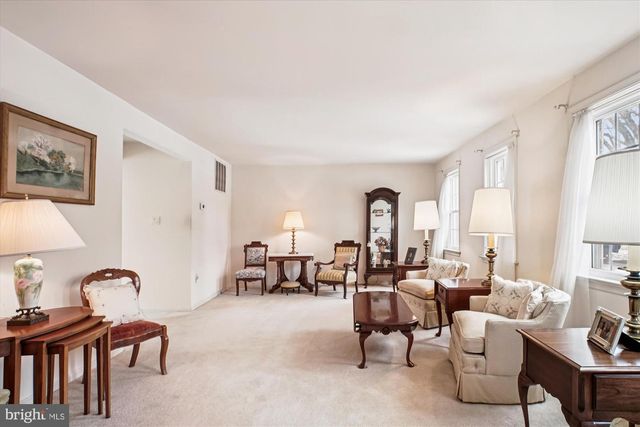 9007 EDGEPARK RD, Vienna, VA 22182