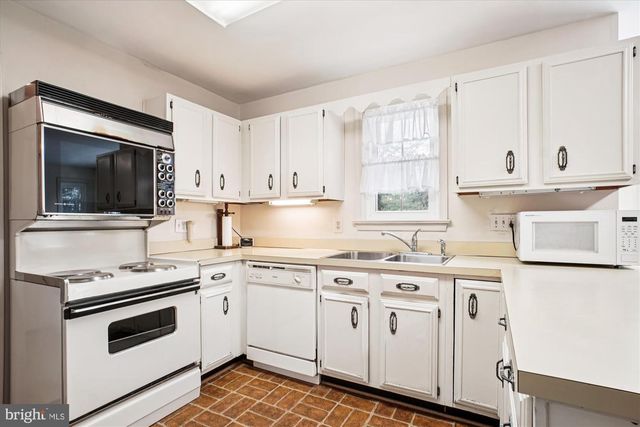 9007 EDGEPARK RD, Vienna, VA 22182