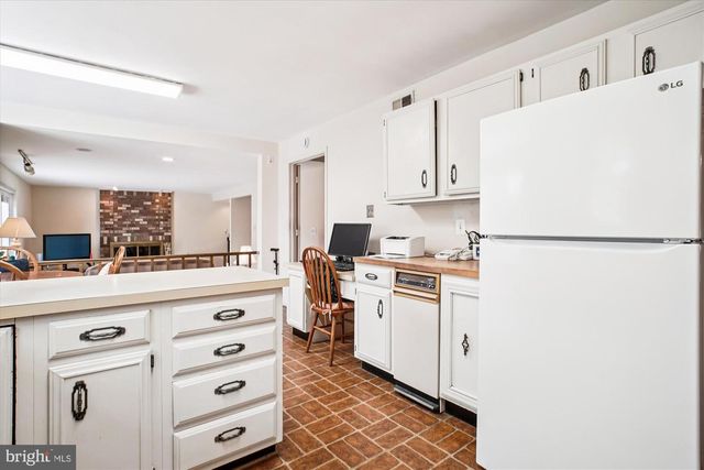 9007 EDGEPARK RD, Vienna, VA 22182