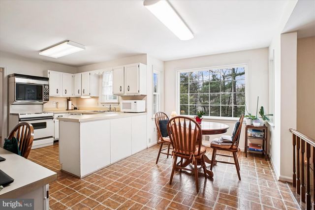 9007 EDGEPARK RD, Vienna, VA 22182