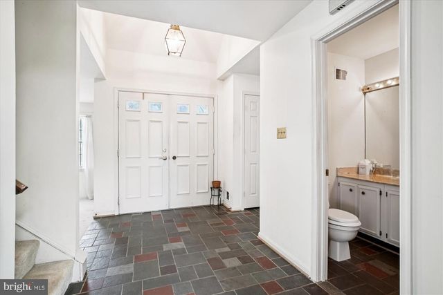 9007 EDGEPARK RD, Vienna, VA 22182