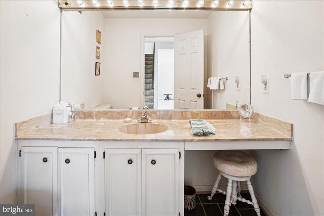 9007 EDGEPARK RD, Vienna, VA 22182