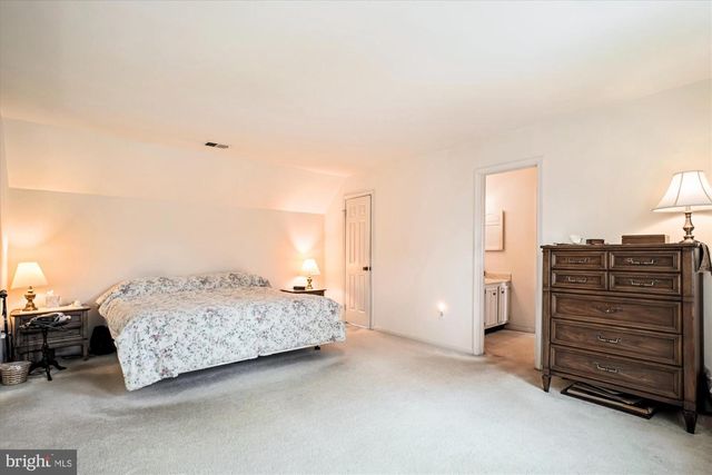 9007 EDGEPARK RD, Vienna, VA 22182