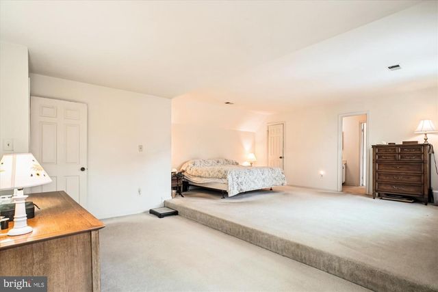 9007 EDGEPARK RD, Vienna, VA 22182