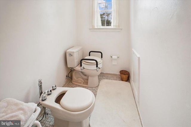 9007 EDGEPARK RD, Vienna, VA 22182