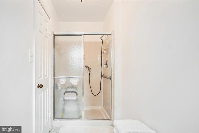 9007 EDGEPARK RD, Vienna, VA 22182