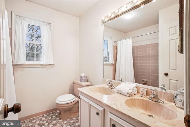 9007 EDGEPARK RD, Vienna, VA 22182