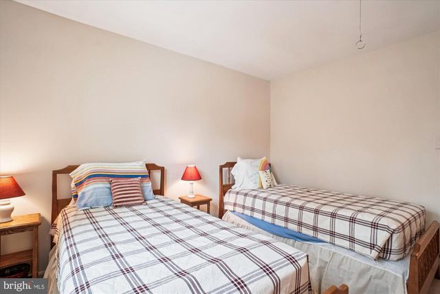 9007 EDGEPARK RD, Vienna, VA 22182