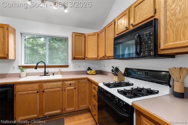 7451 Garland Avenue, Brighton, MI 48116
