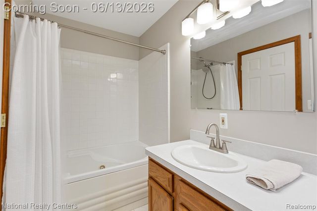 7451 Garland Avenue, Brighton, MI 48116