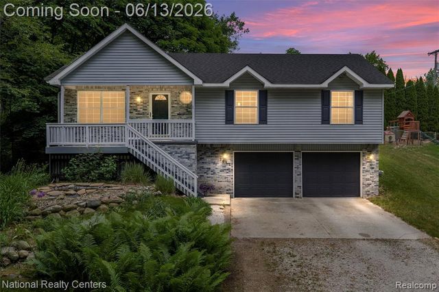 7451 Garland Avenue, Brighton, MI 48116