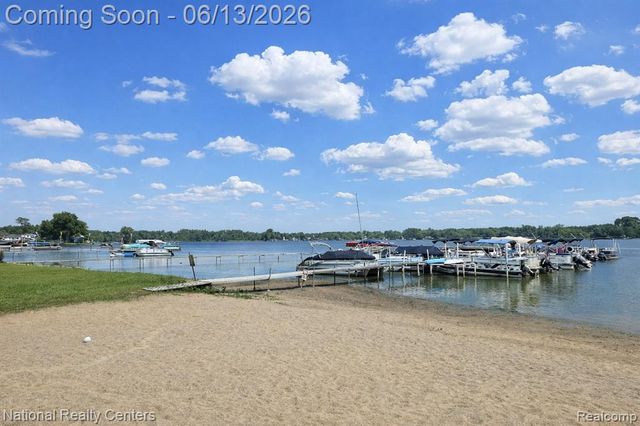 7451 Garland Avenue, Brighton, MI 48116