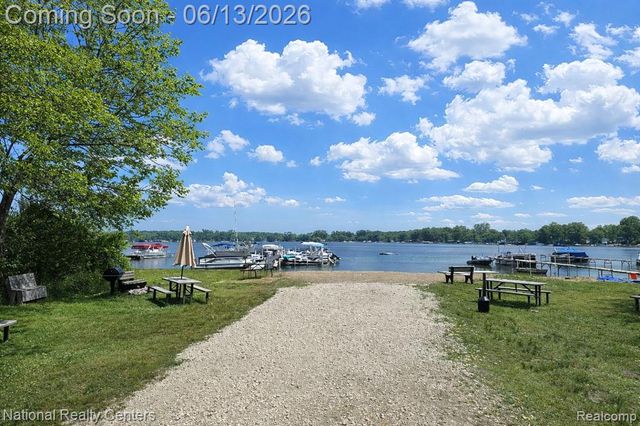 7451 Garland Avenue, Brighton, MI 48116