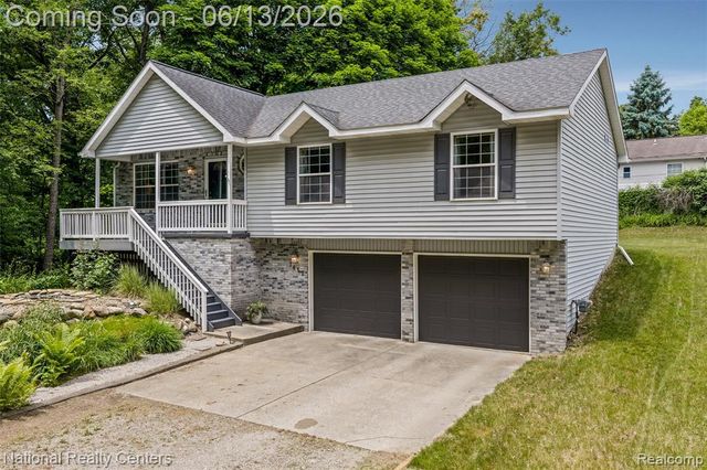 7451 Garland Avenue, Brighton, MI 48116