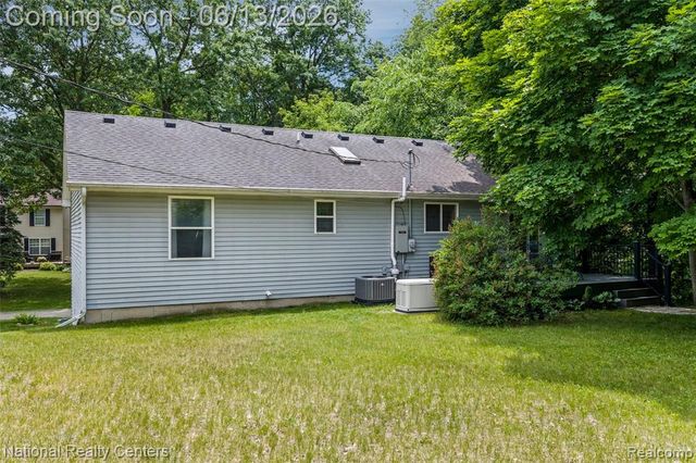 7451 Garland Avenue, Brighton, MI 48116