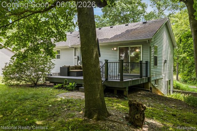 7451 Garland Avenue, Brighton, MI 48116