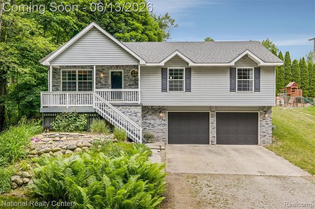 7451 Garland Avenue, Brighton, MI 48116