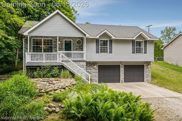 7451 Garland Avenue, Brighton, MI 48116