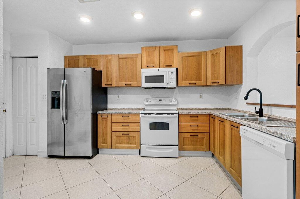 Image 15 of property listing at 12744 Westhampton Circle, Wellington, FL 33414