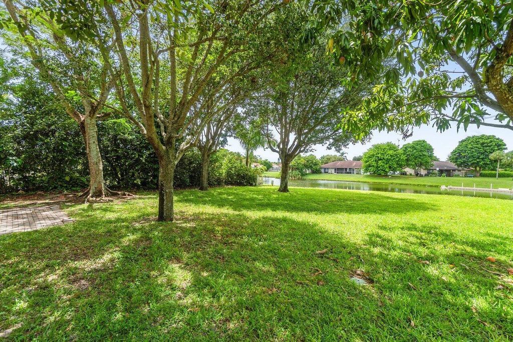 Image 34 of property listing at 12744 Westhampton Circle, Wellington, FL 33414