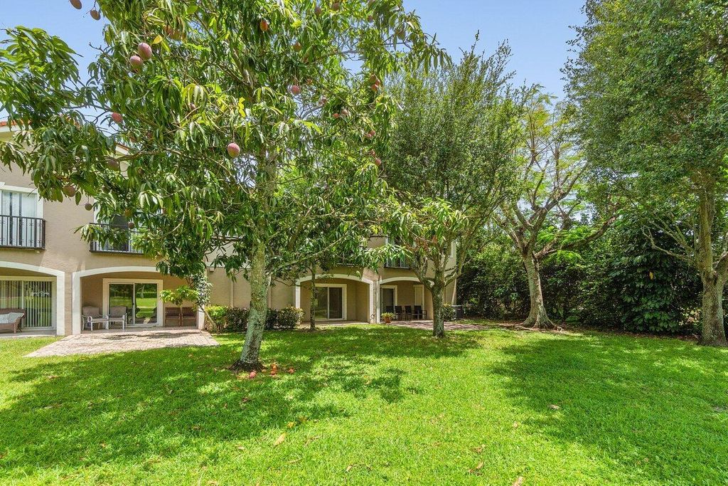 Image 35 of property listing at 12744 Westhampton Circle, Wellington, FL 33414