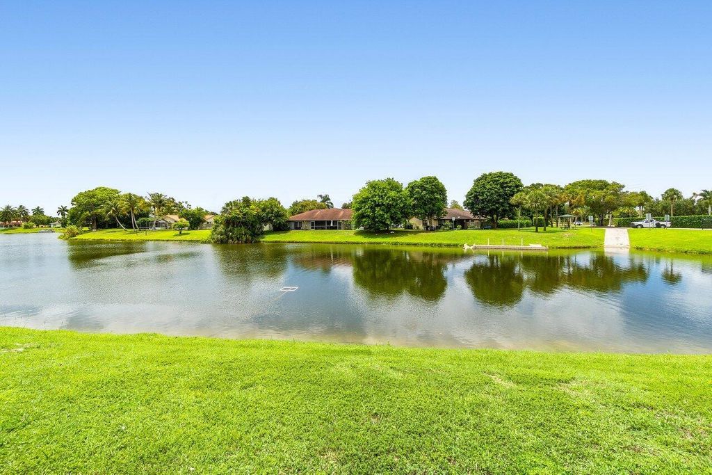 Image 39 of property listing at 12744 Westhampton Circle, Wellington, FL 33414