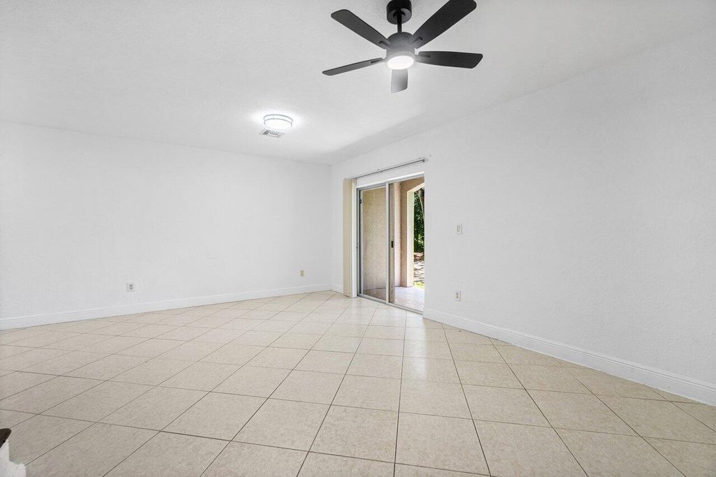 Image 6 of property listing at 12744 Westhampton Circle, Wellington, FL 33414