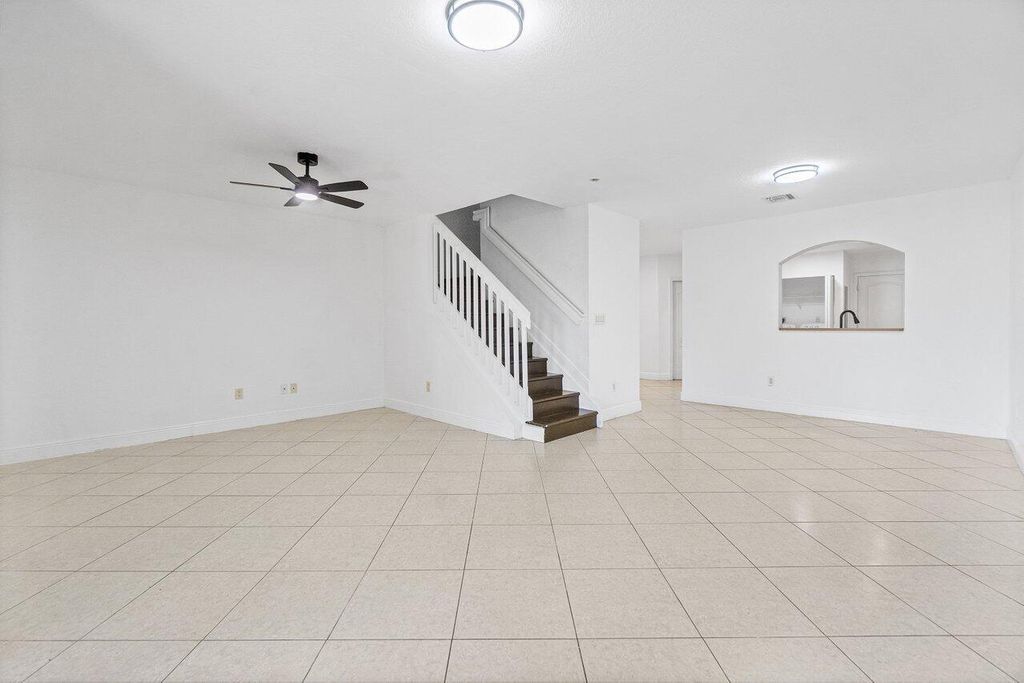 Image 8 of property listing at 12744 Westhampton Circle, Wellington, FL 33414