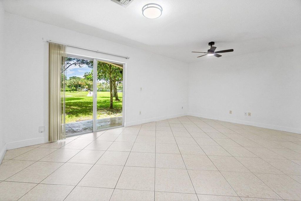 Image 9 of property listing at 12744 Westhampton Circle, Wellington, FL 33414