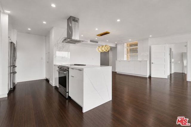 865 Comstock Avenue 16C, Los Angeles, CA 90024