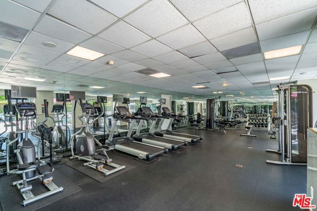 865 Comstock Avenue 16C, Los Angeles, CA 90024